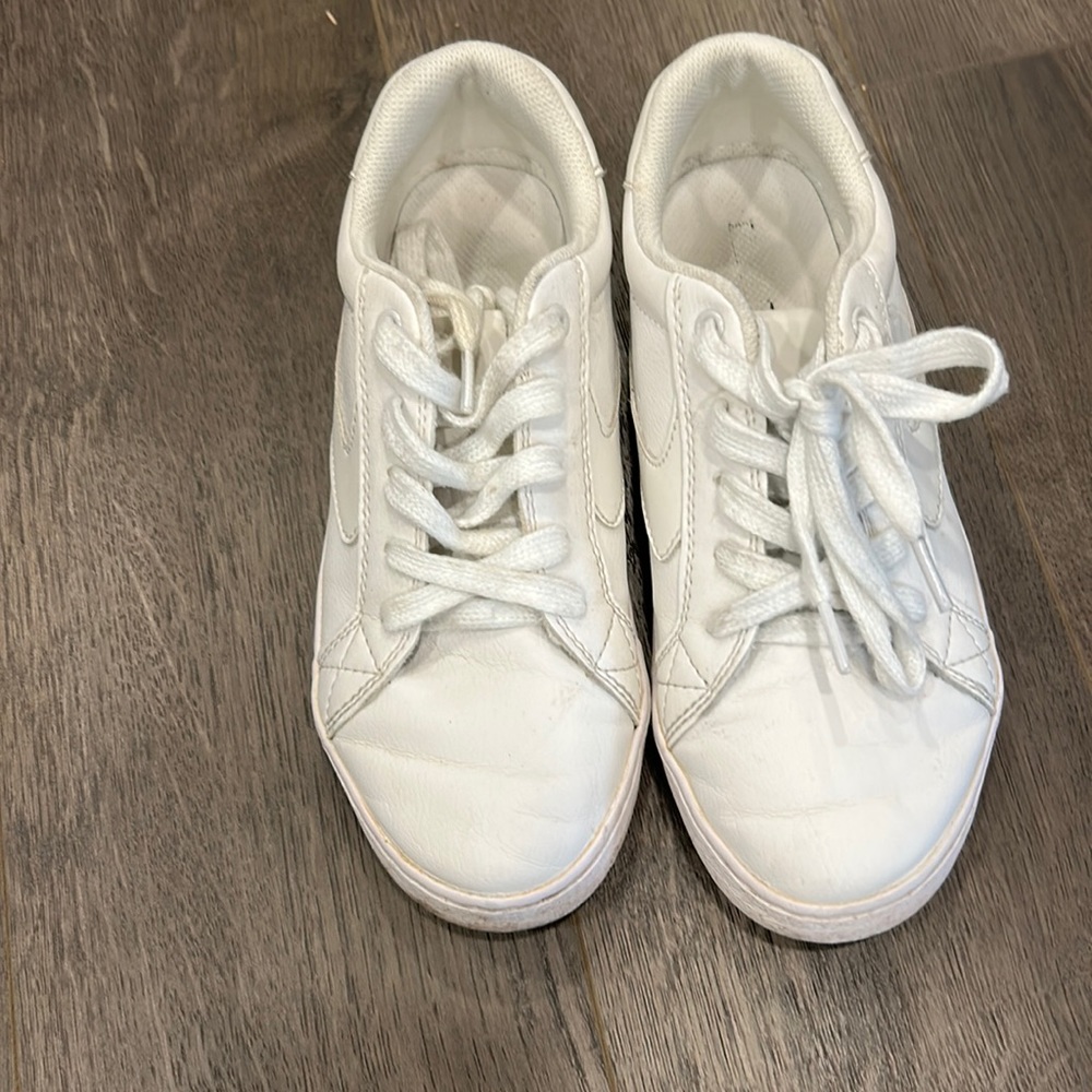 Boys size 5 white canvas shoes